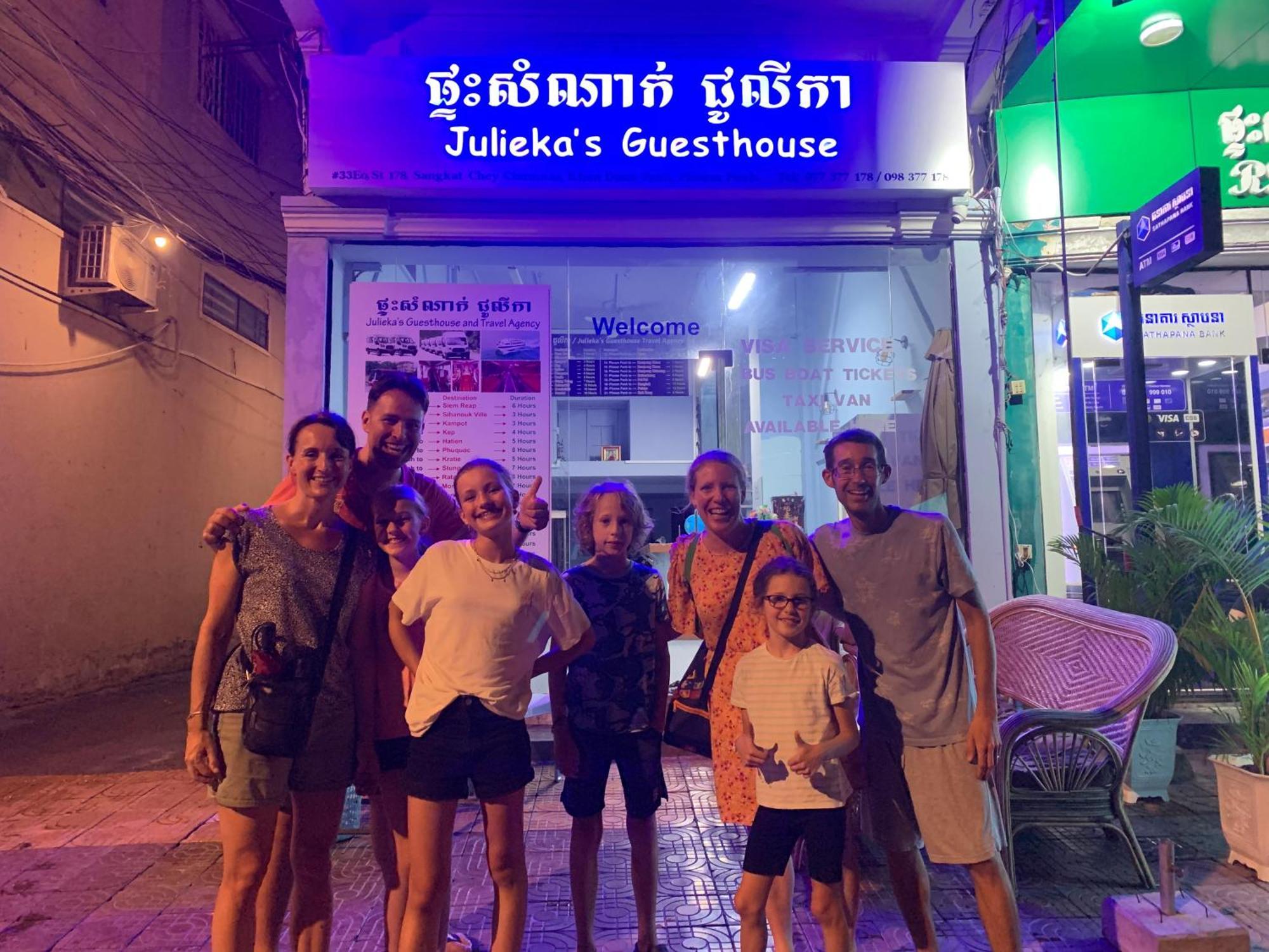 Julieka'S Guesthouse Phnom Penh Exterior photo
